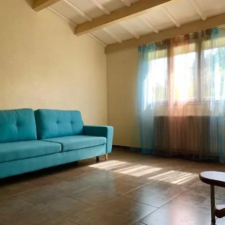 Villa Charmante Sur 2 Etage Avec Piscine -ref O20 *