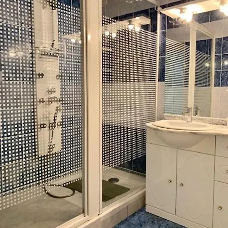 Charmante Sur 2 Etage Avec Piscine -ref O20 Villa *
